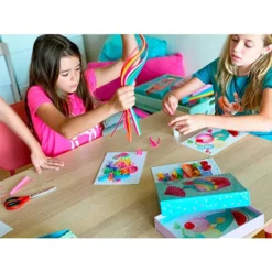 Box Candiy Knutselset Quilling - Toetjes -Janod Winkel 9939058 box candiy knutselset quilling toetjes ilovespeelgoed.nl1