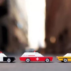 Candylab Candycar Ambulance -Janod Winkel candylab candycar ambulance 7