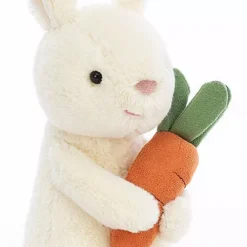 Jellycat Knuffelkonijn Met Wortel - Bobbi Bunny - 18 Cm 5 Jellycat Knuffelkonijn Met Wortel - Bobbi Bunny - 18 Cm -Janod Winkel jellycat knuffelkonijn met wortel bobbi bunny 2