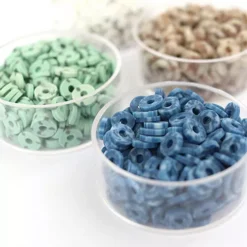 La Petite épicerie Kralendoosje Met 200 Heishi Kralen - Gemarmerd Blauw -Janod Winkel la petite picerie kralendoosje met 200 heishi kralen natuurlijk blauw 2