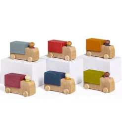 Lubulona Vrachtwagen Met Poppetje - Rood 9 Lubulona Vrachtwagen Met Poppetje - Rood -Janod Winkel lubulona all trucks srgb