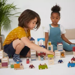 Lubulona Bus Met Poppetjes - Blauw -Janod Winkel lubulona city kids playing 4 srgb 1 1