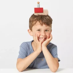 Lubulona Vrachtwagen Met Poppetje - Rood 8 Lubulona Vrachtwagen Met Poppetje - Rood -Janod Winkel lubulona red truck kid square srgb