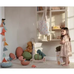 Maileg Knuffeldino In Ei Medium - Dark Ocher - 37 Cm -Janod Winkel maileg knuffeldino in ei 1