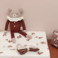 Main Sauvage Knuffelbeer Sienna Pyjamas - 42 Cm -Janod Winkel main sauvage knuffelbeer sienna pyjamas 42 cm 3