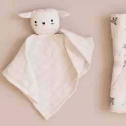 Main Sauvage Knuffeldoek Lam -Janod Winkel main sauvage knuffeldoek lam 3