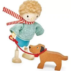 Tender Leaf Toys Poppenhuispop Mr. Goodwood & Zijn Hond - 13 Cm -Janod Winkel tender leaf toys poppenhuispop mr. goodwood zijn hond ilovespeelgoed.nl