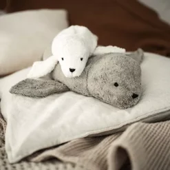 Senger Warmteknuffel Zeehond - Grijs - 63 Cm 8 Senger Warmteknuffel Zeehond - Grijs - 63 Cm -Janod Winkel y21047 y21050 4 1